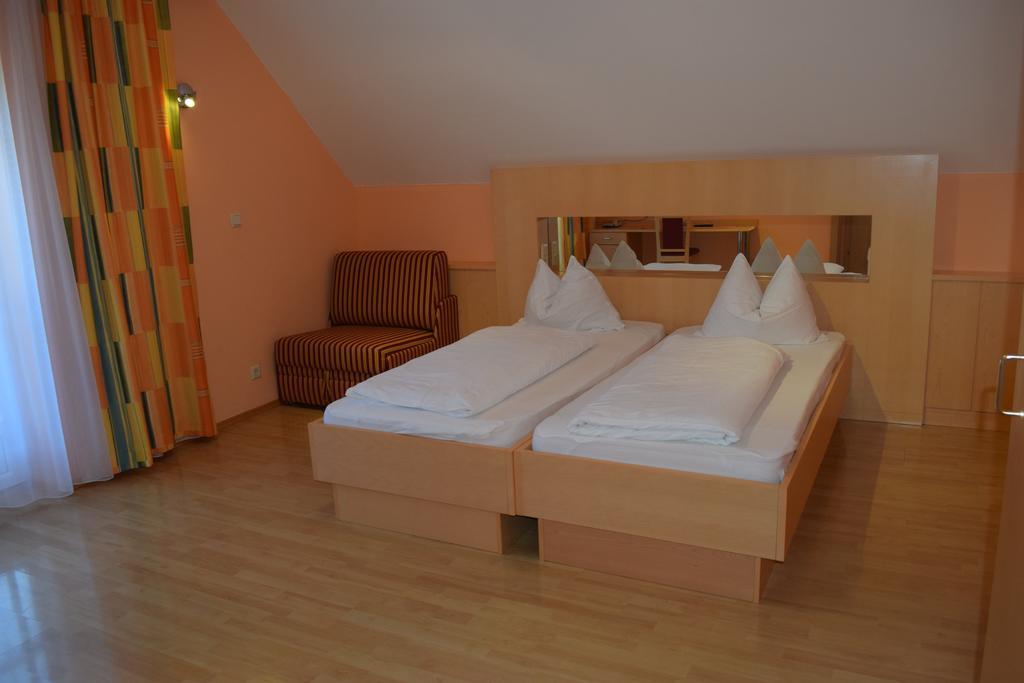 Gasthof Hotel Schmied Arnfels Εξωτερικό φωτογραφία